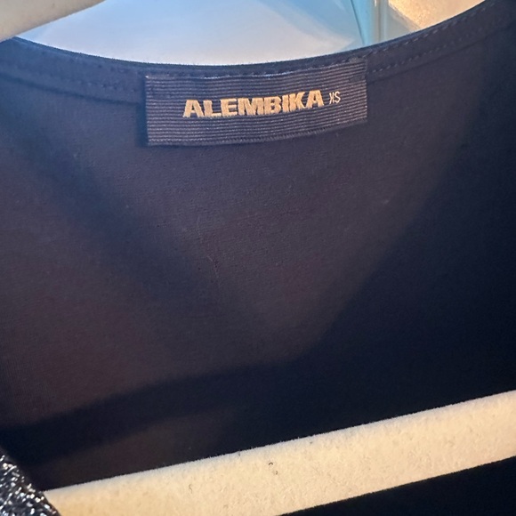 Asymmetrical dress - Picture 4 of 6